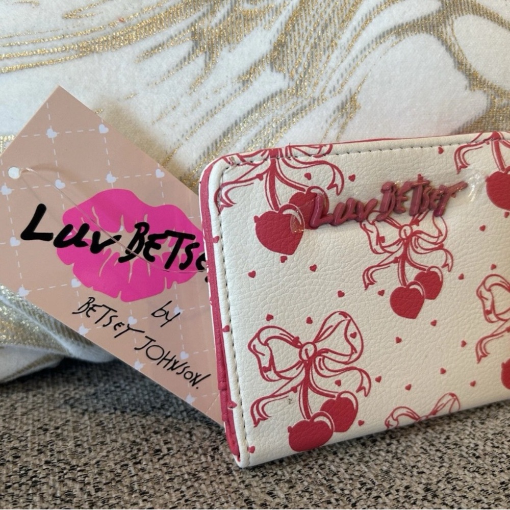 New! Betsey Johnson Luv Betsey Ivory Snap Card Wallet Cherries, Bows Hearts🍒